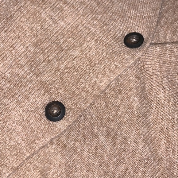 Button down sweater - Picture 3 of 3
